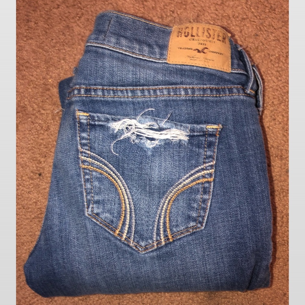 Distressed Hollister skinny jeans